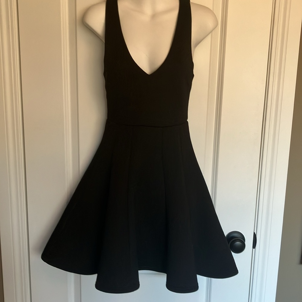Fabulous LBD sleeveless and scooped V neck dress with exposed zip down back
